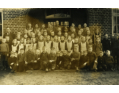 Vor der dritten Schwalinger Schule, Haus-No.66, in den 1920er Jahren
